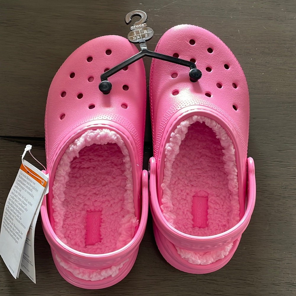 NWT girls crocs size 2